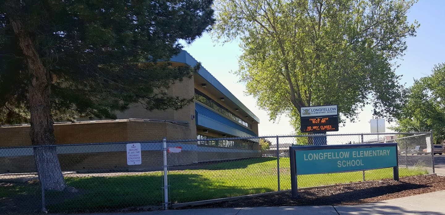 Longfellow Elementary School pickleball courts