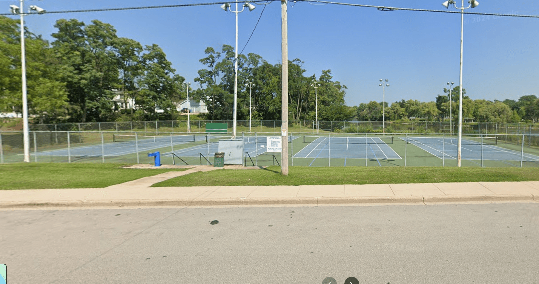 Riverside Park pickleball courts