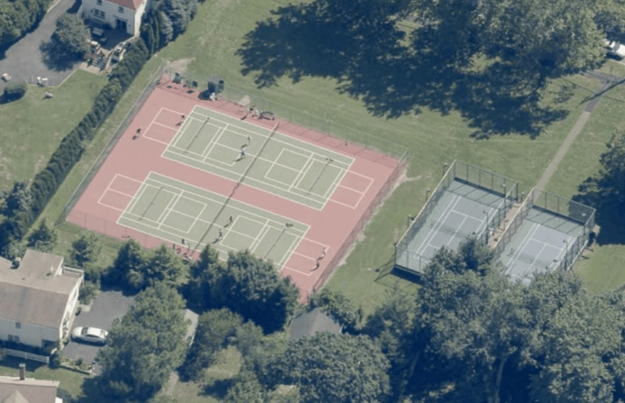 Loughlin Avenue Park pickleball courts