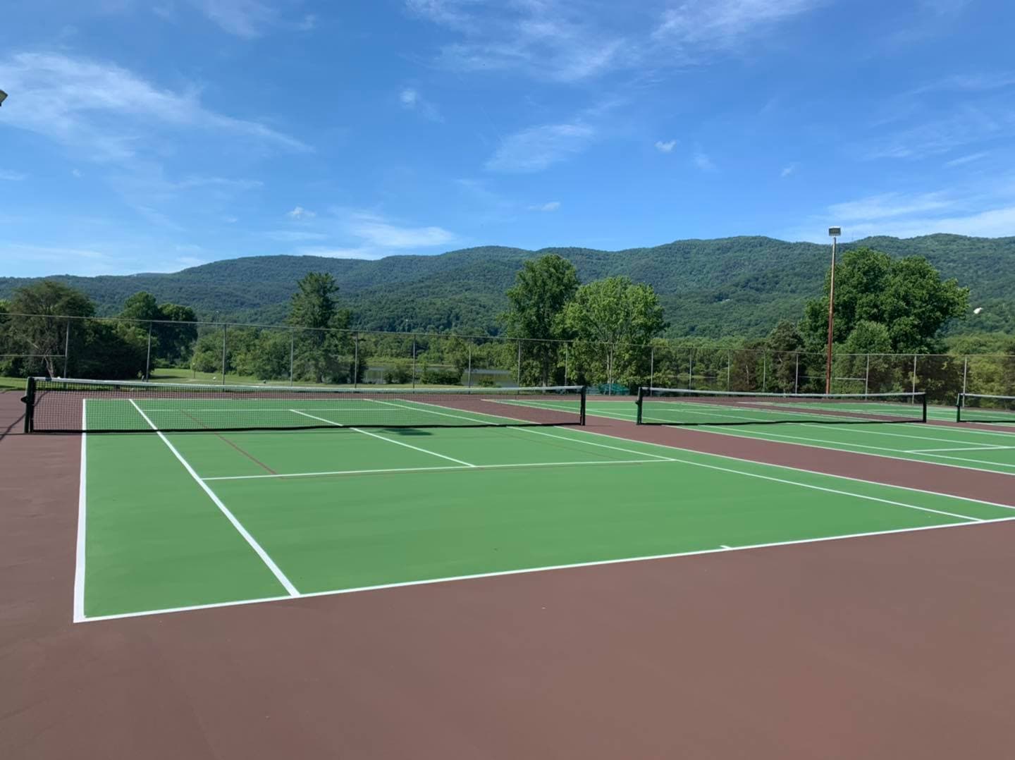 Cove Lake State Park pickleball courts