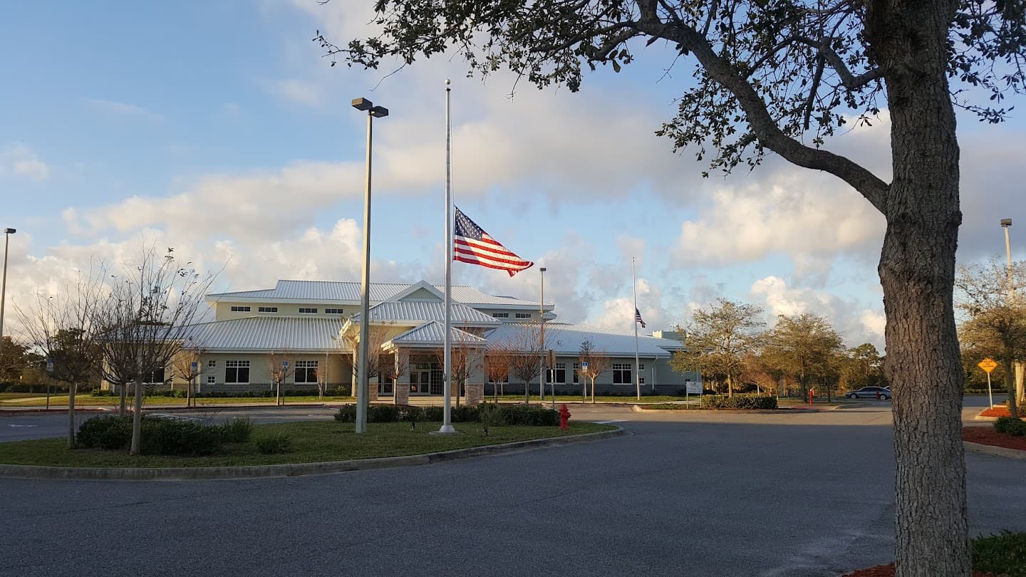 Wickham Park Community Center pickleball courts