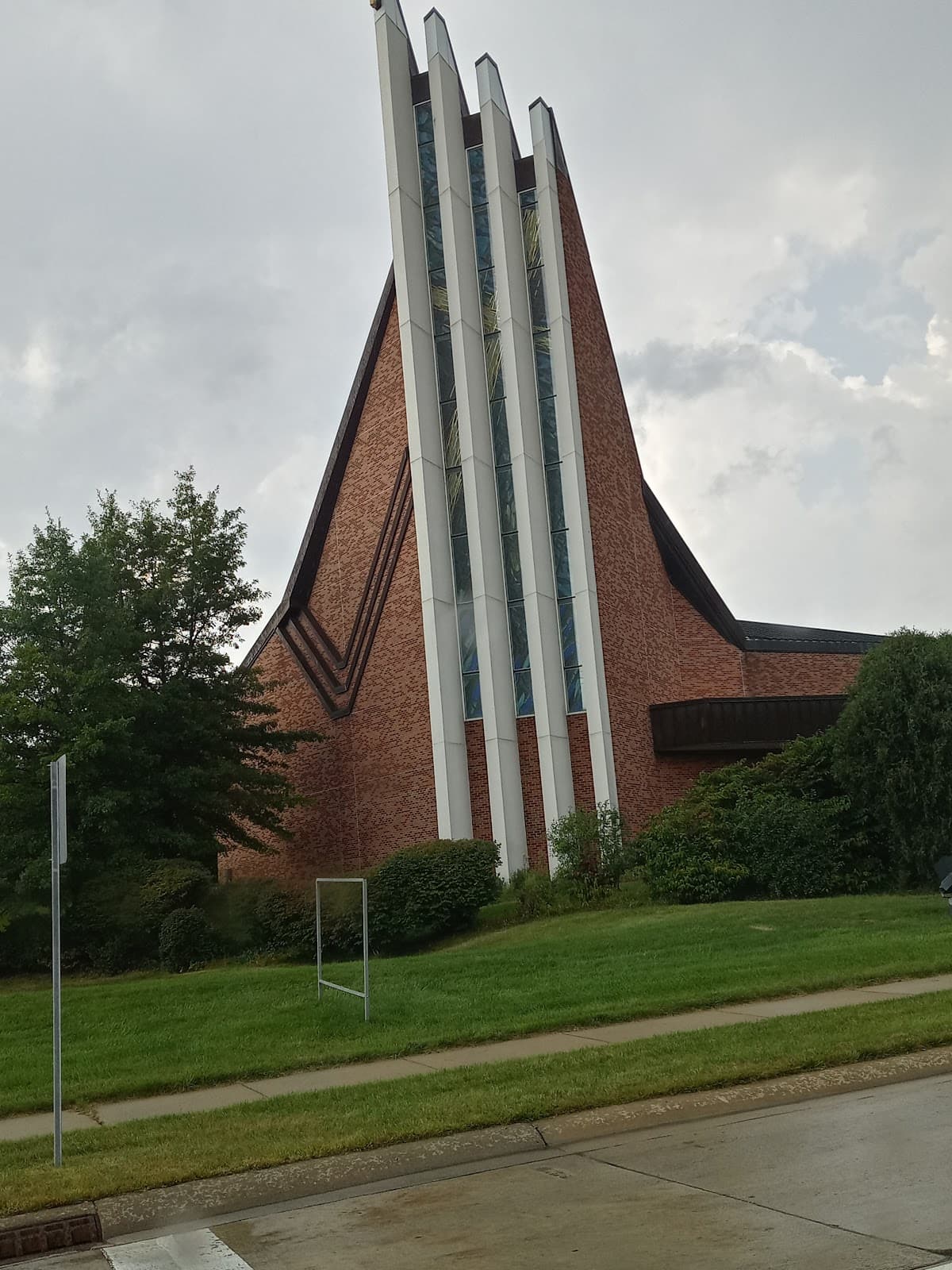 Cross of Christ Lutheran Church pickleball courts