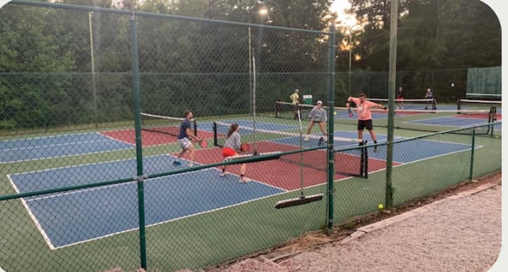 Matthews Tennis & Swim pickleball courts
