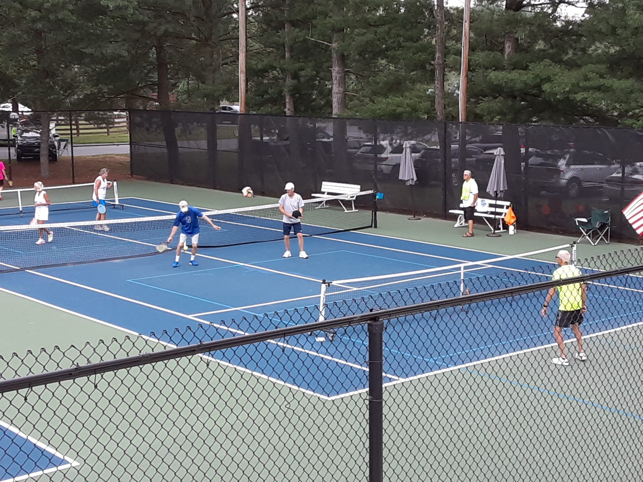 Courtside Pickleball & Tennis Club pickleball courts