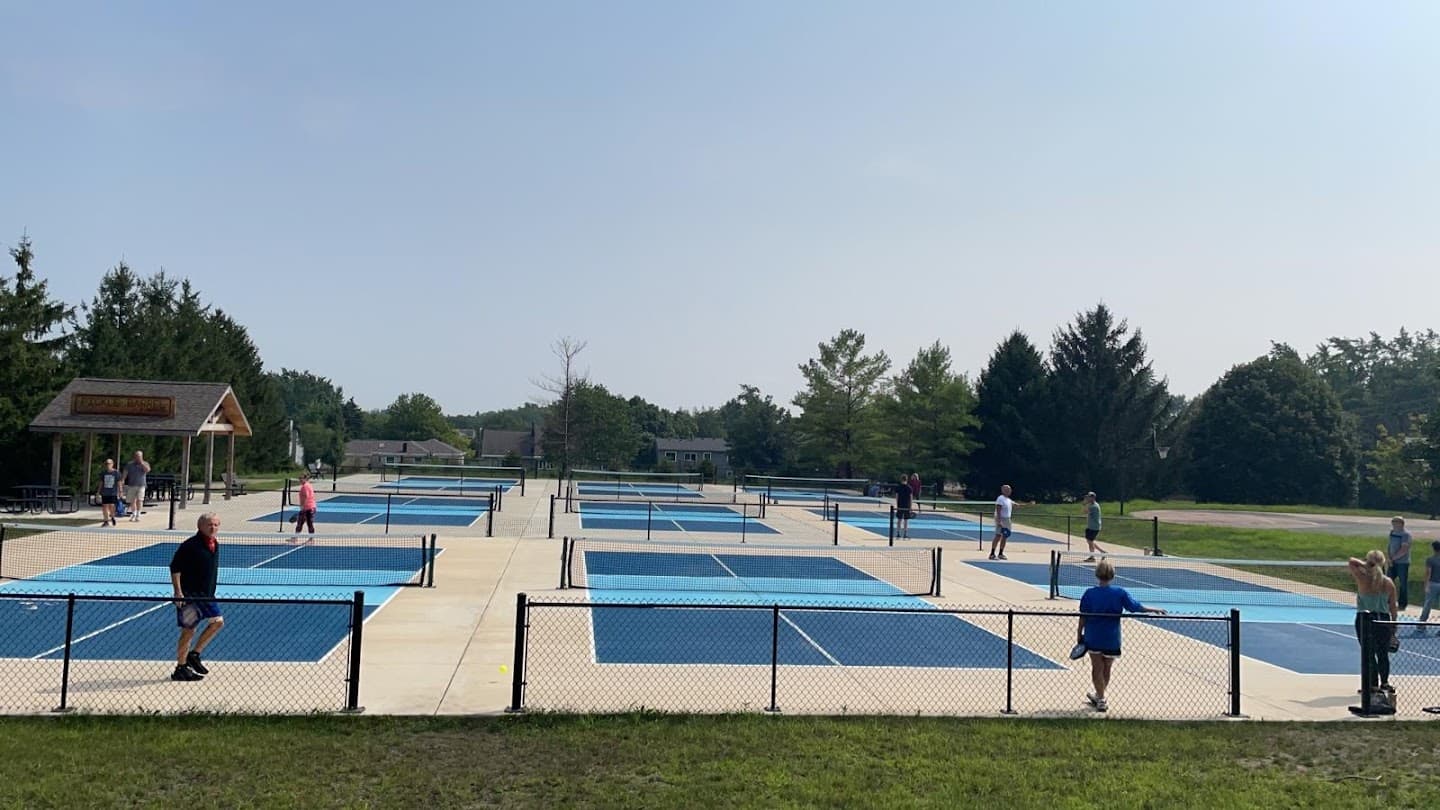 Rollingbrook Park pickleball courts