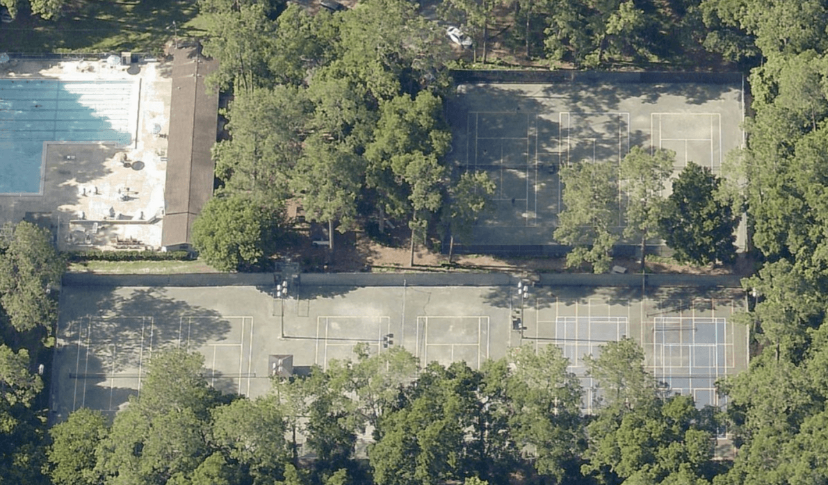 The 300 Club pickleball courts