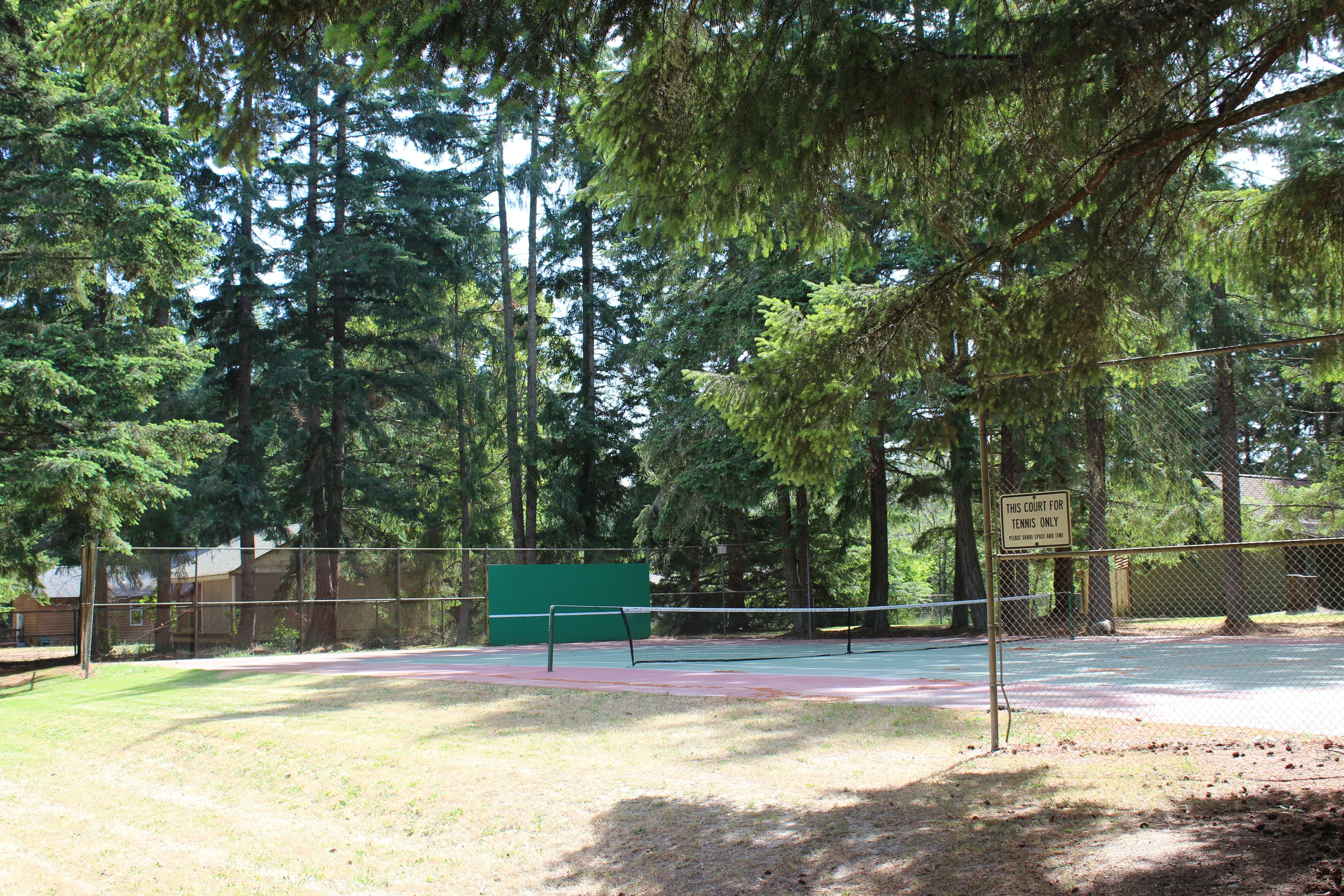 Strawberry Field Park pickleball courts