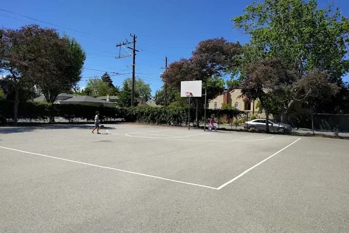 Victoria Park pickleball courts