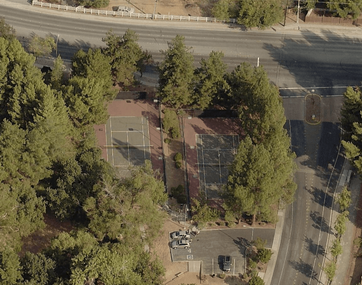 Pine Hollow Tennis Courts pickleball courts