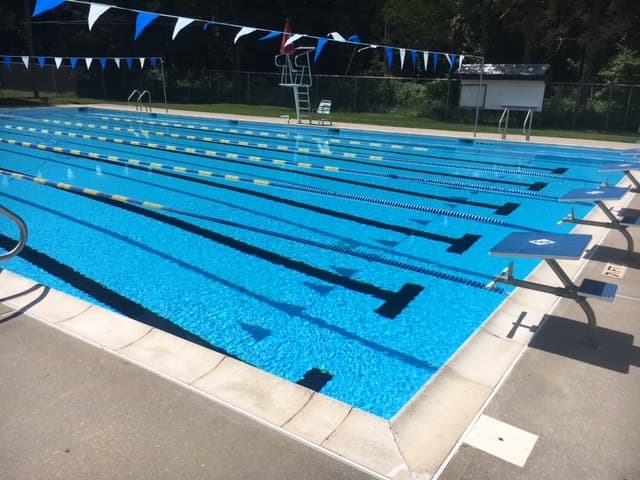 Cedar Hill Swim Club pickleball courts