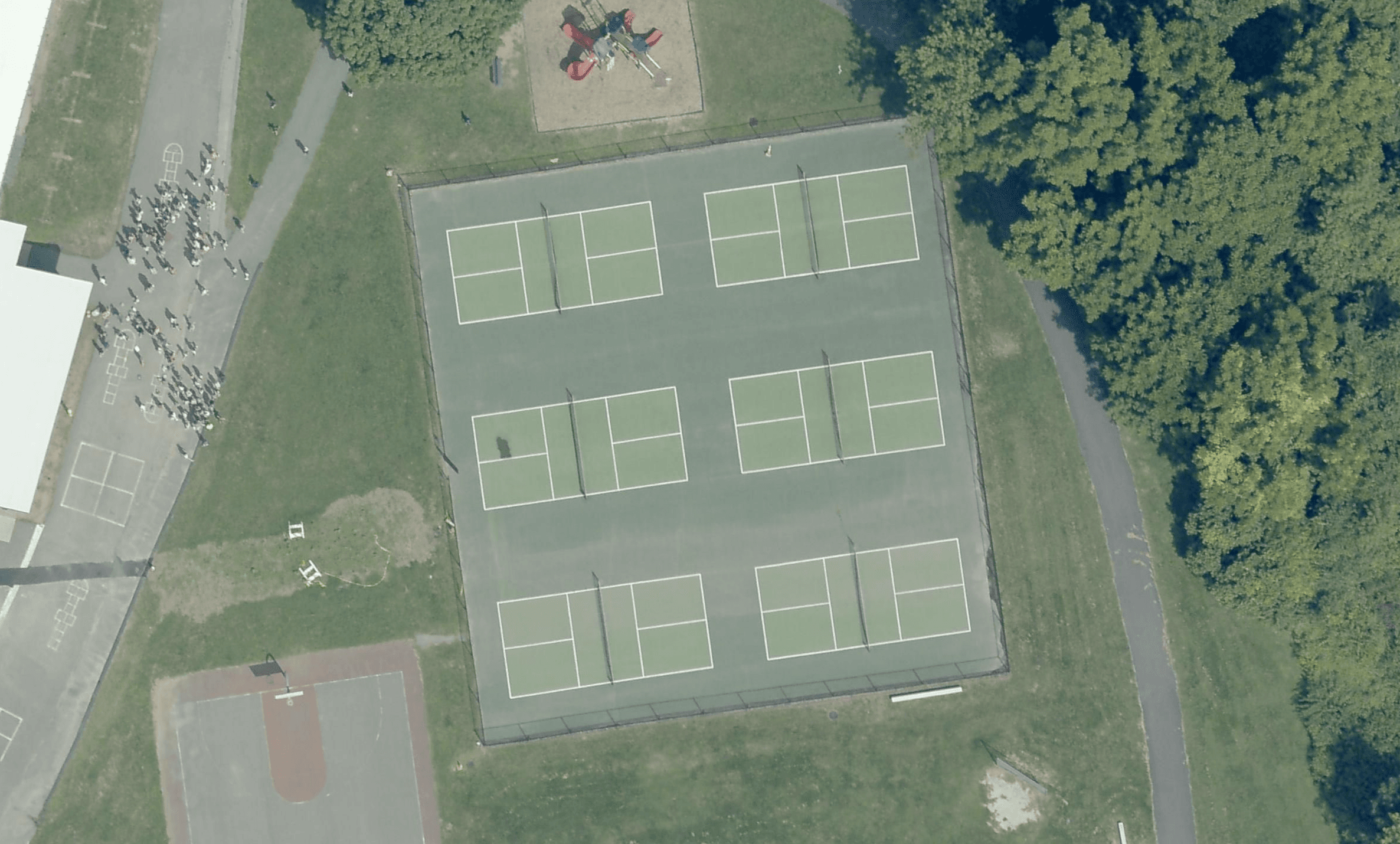 Highlands School pickleball courts