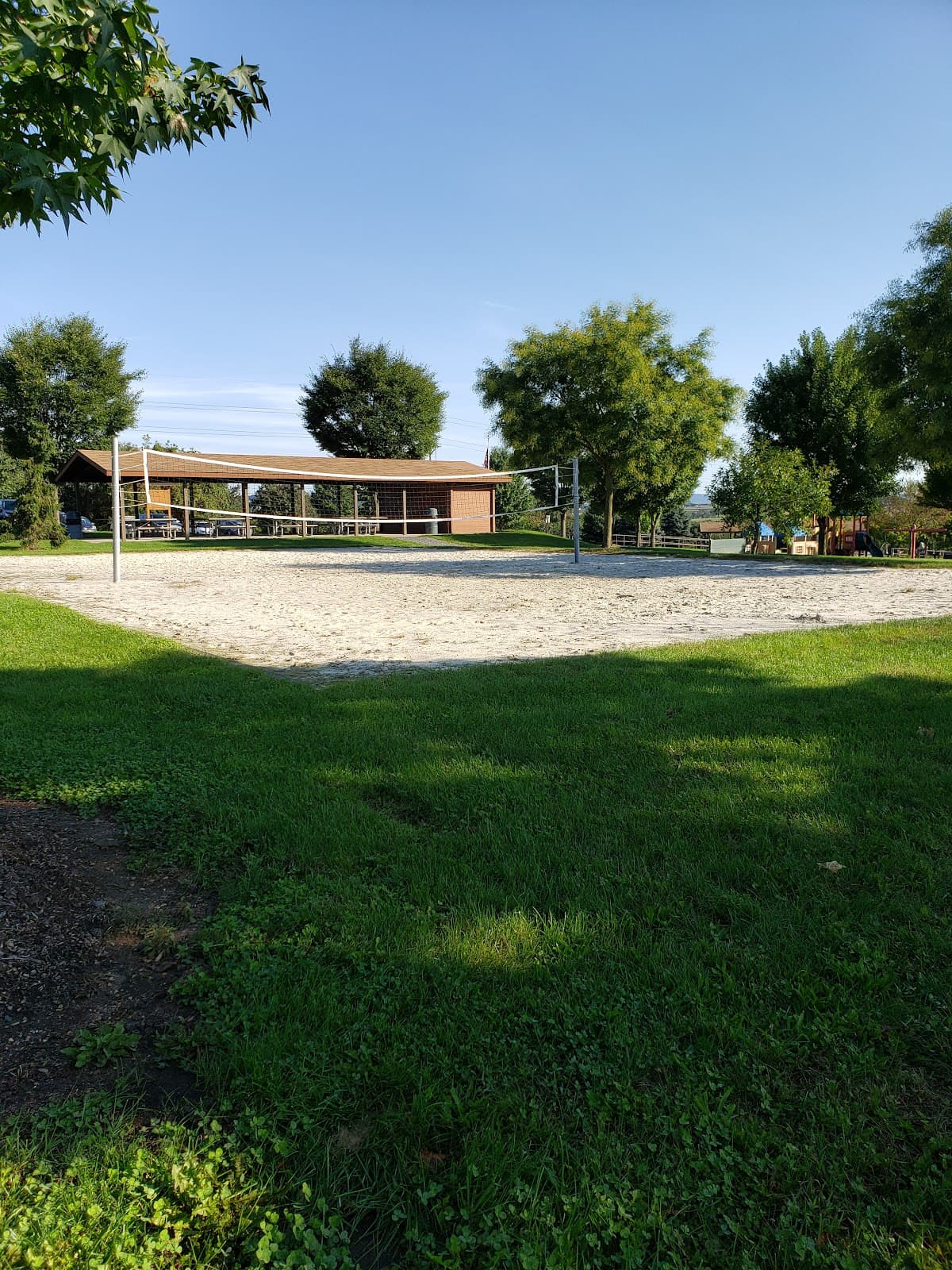 Indepenence Park pickleball courts