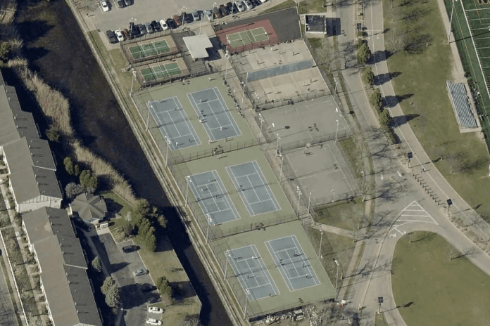 John J Burns Park pickleball courts
