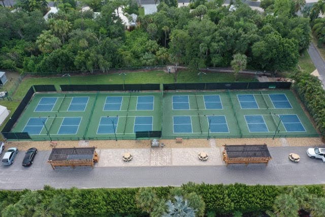 RiverBend RV Resort pickleball courts