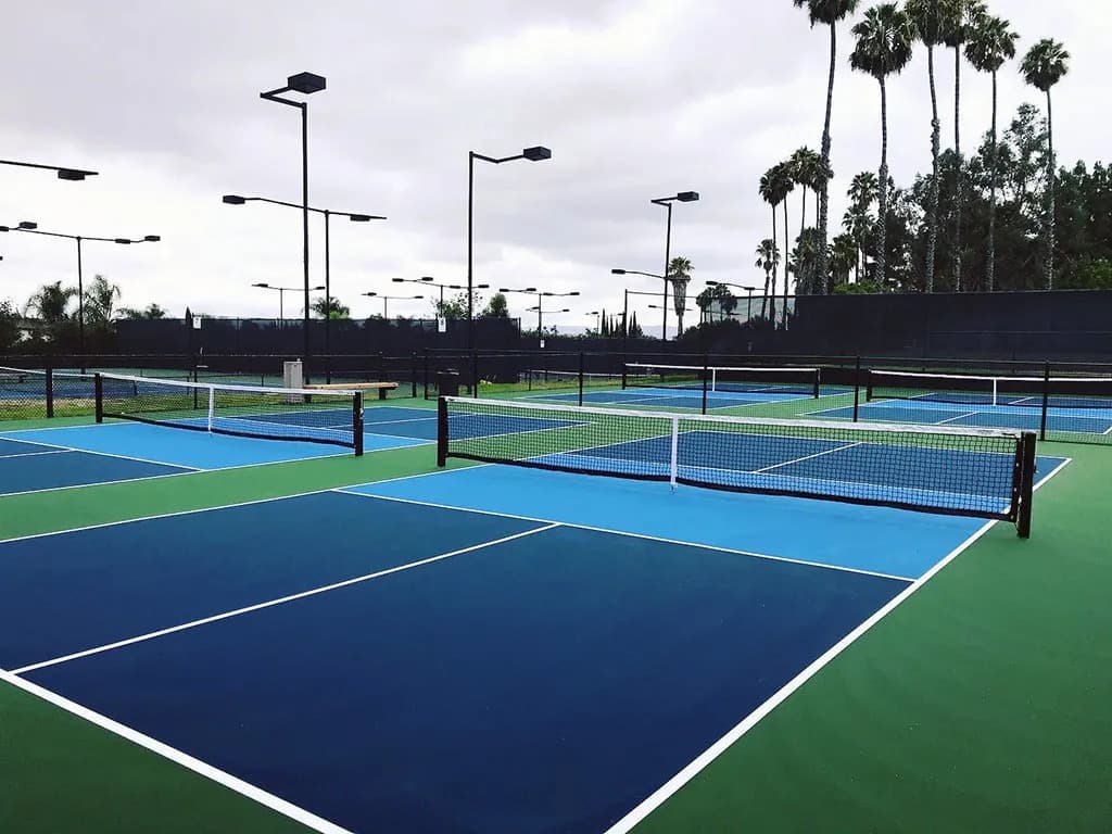 Tustin Hills Racquet & Pickleball Club pickleball courts