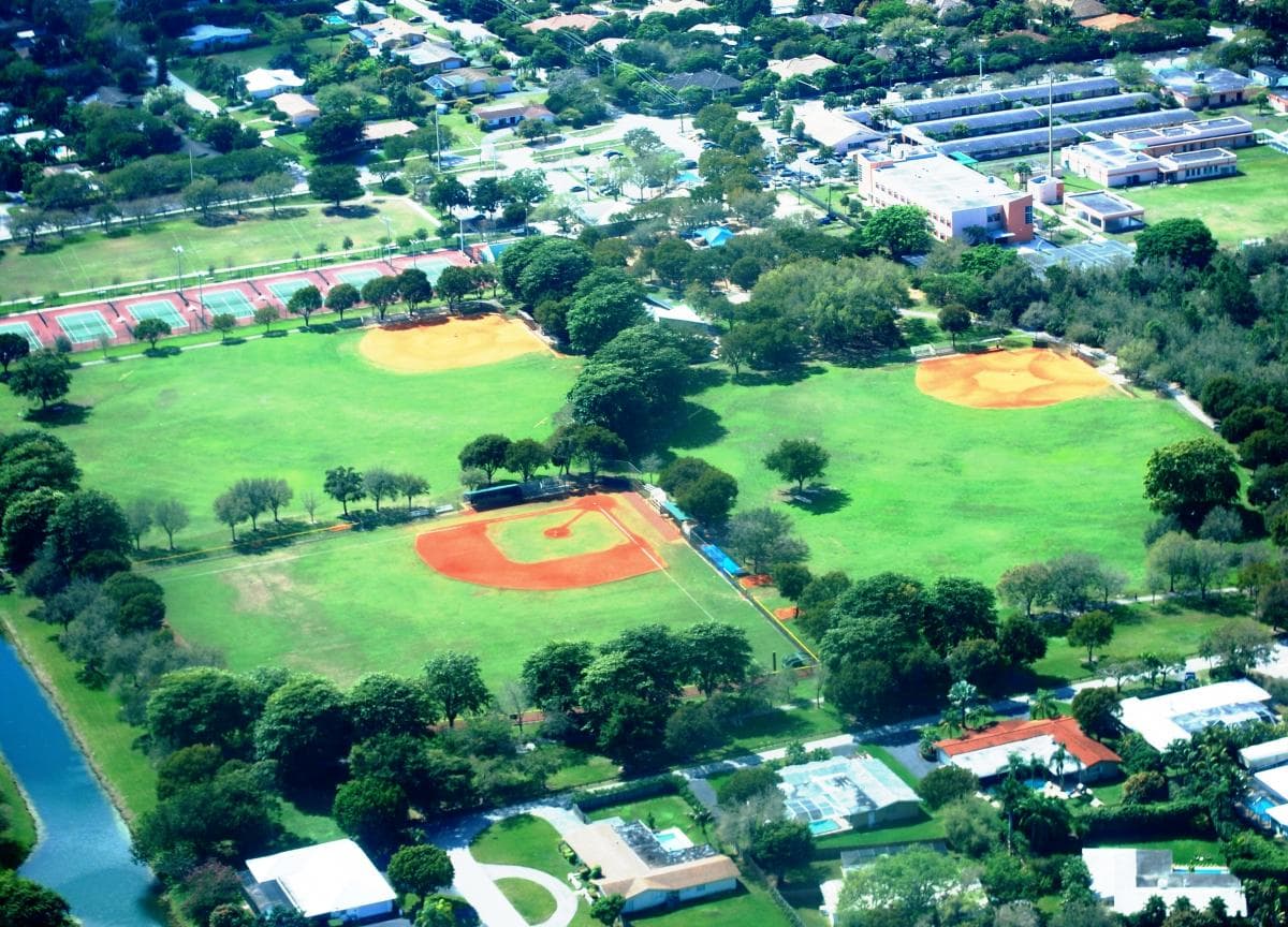 Coral Reef Tennis Center pickleball courts
