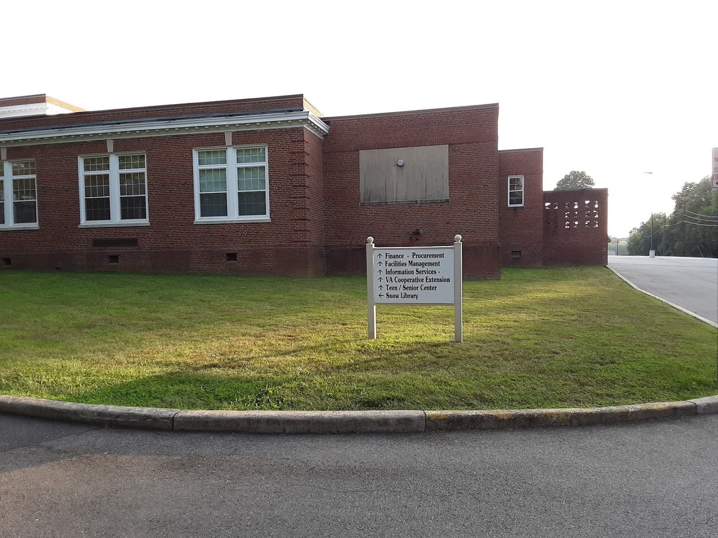 Marshall Center pickleball courts