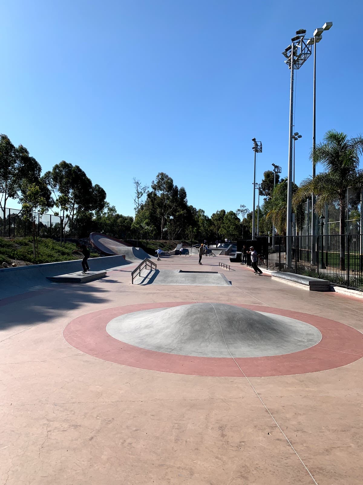 Park de la Cruz Gymnasium pickleball courts
