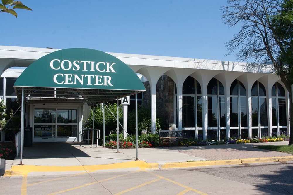 Farmington Hills Costick Center pickleball courts