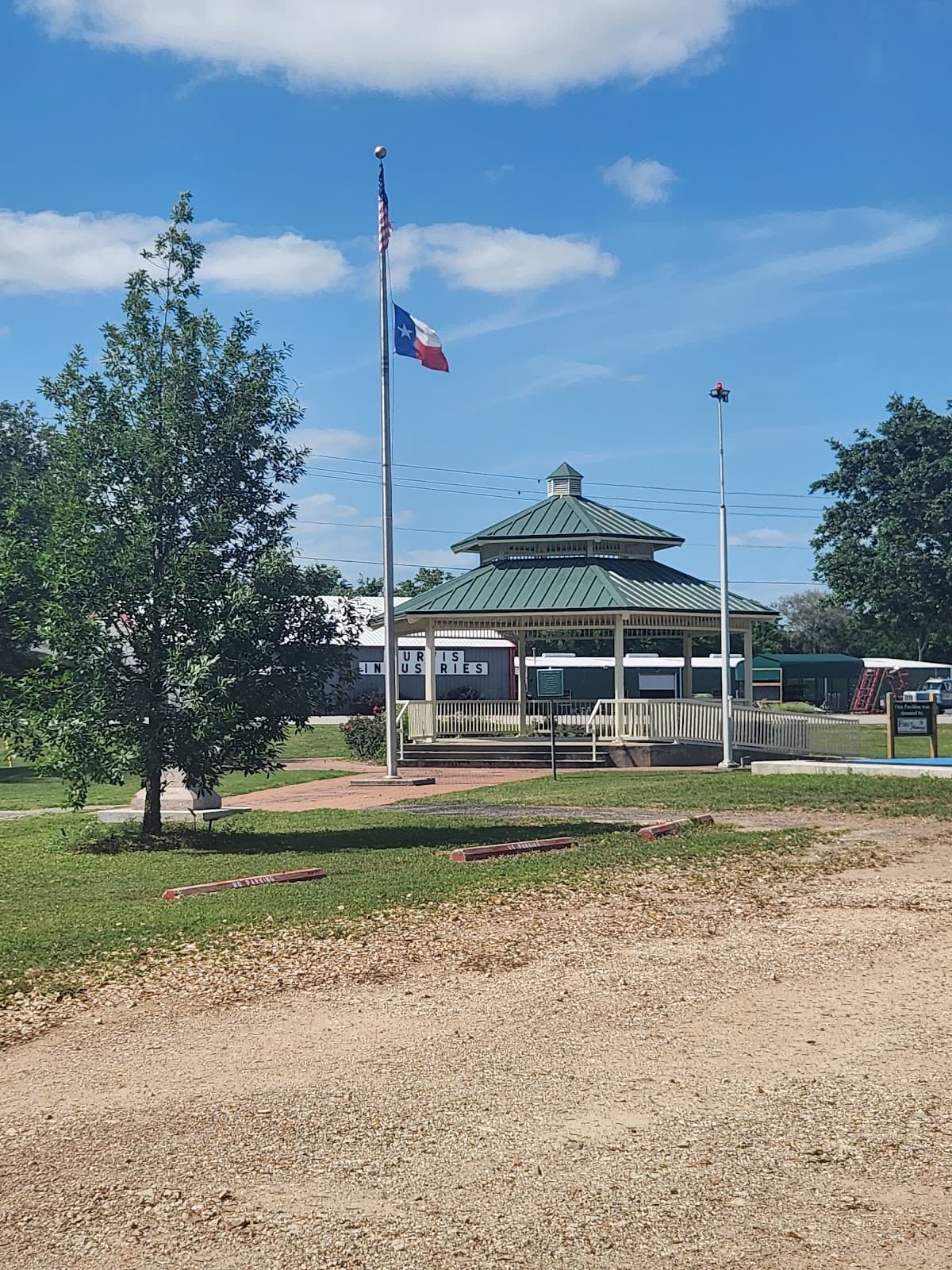 Eagle Lake Municipal Park pickleball courts
