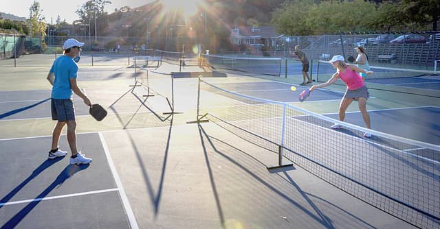 Rolling Hills Country Club pickleball courts