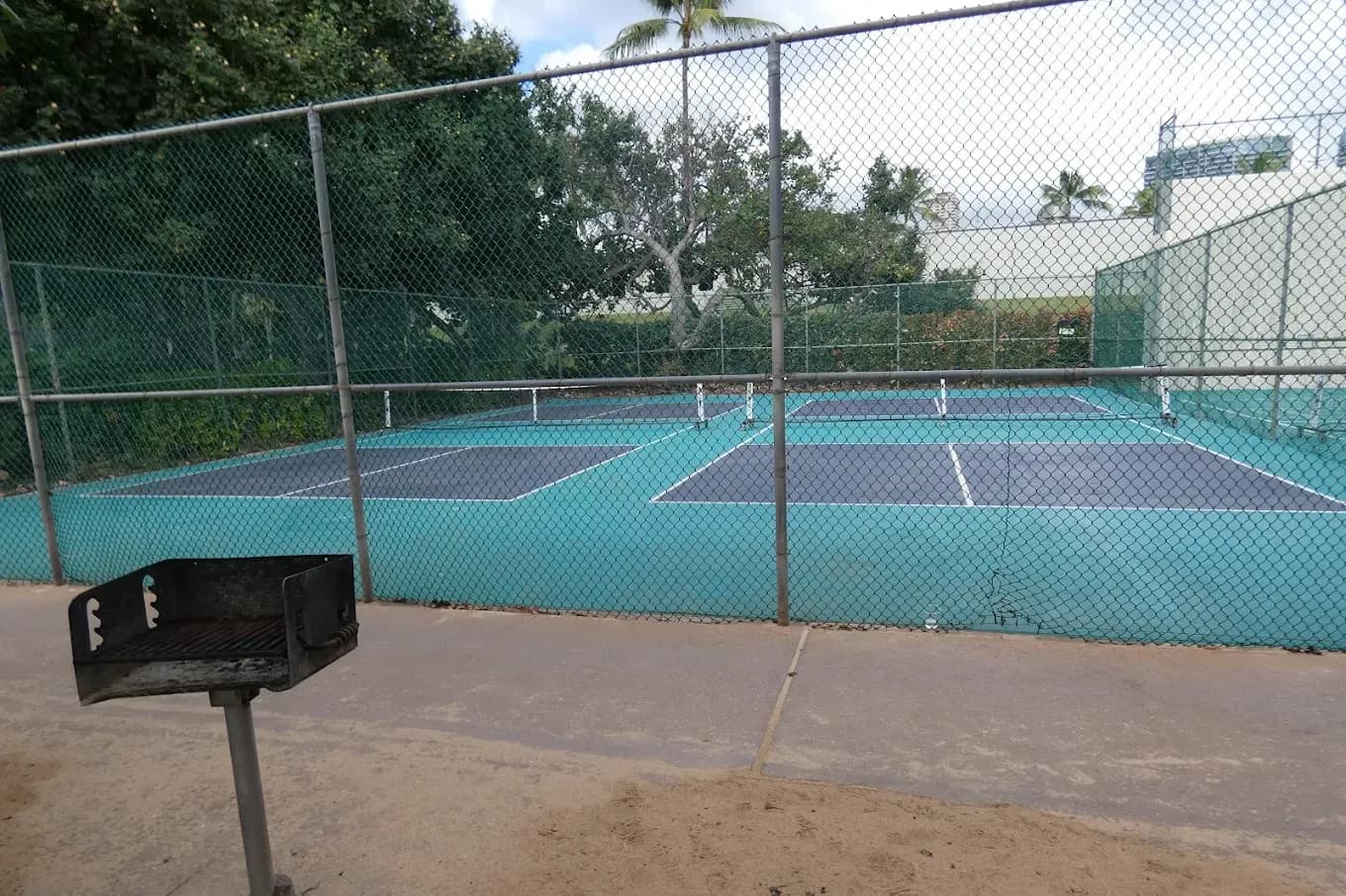 Ft. Derussy Armed Forces Recreation Center pickleball courts