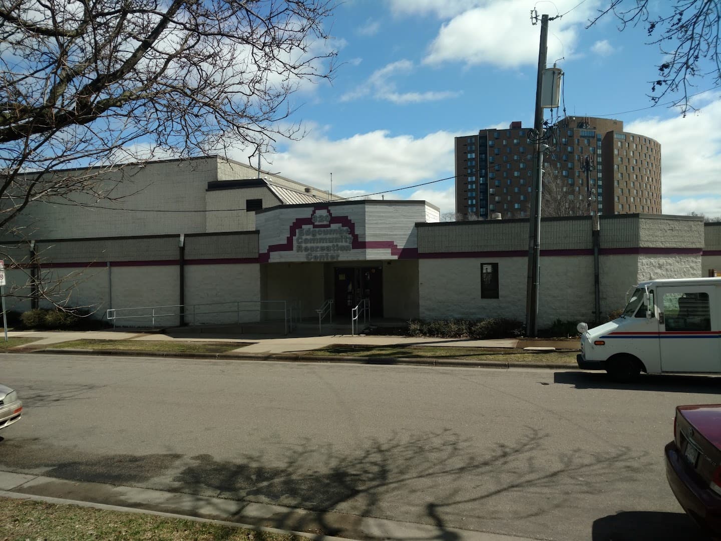 Edgcumbe Recreation Center pickleball courts
