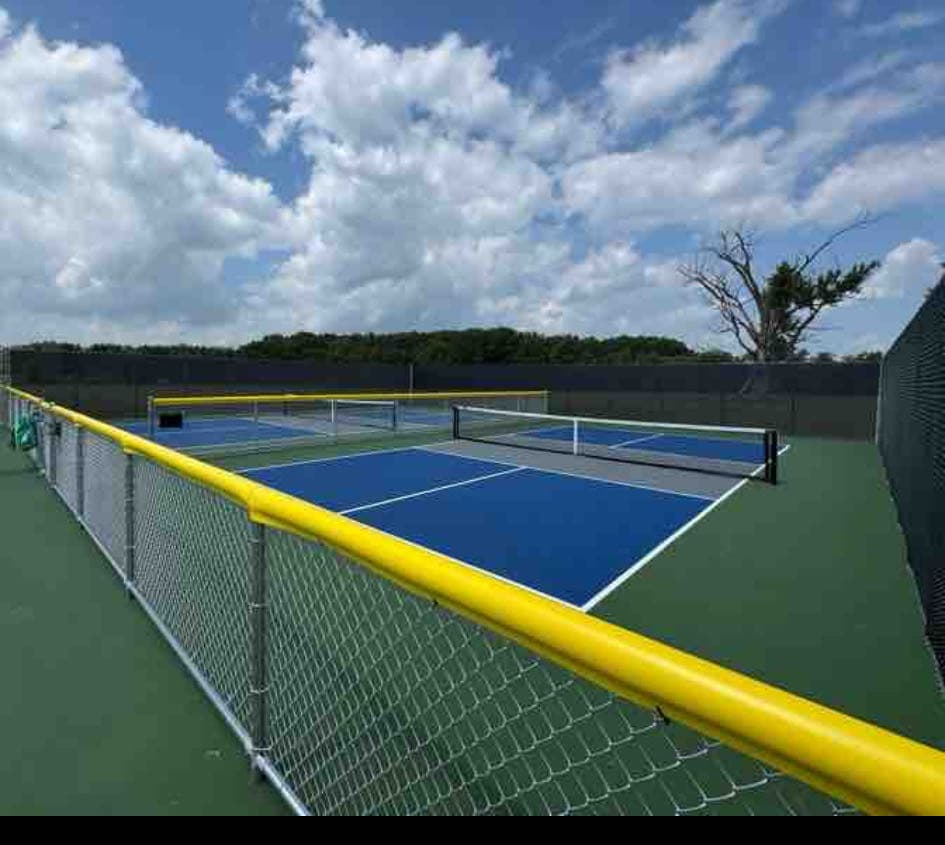 Four Seasons Park pickleball courts