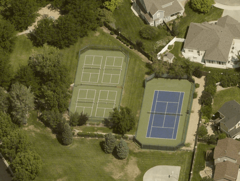Kelly Farm Pool and Racquet Club pickleball courts