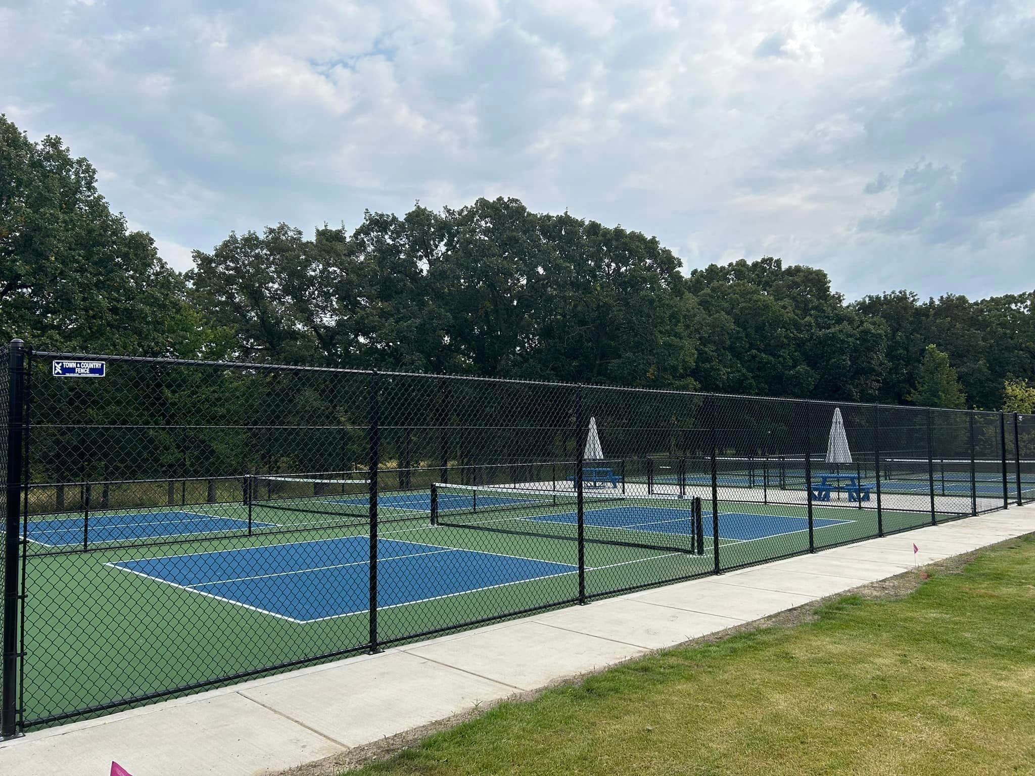 Hudson Woods Park pickleball courts