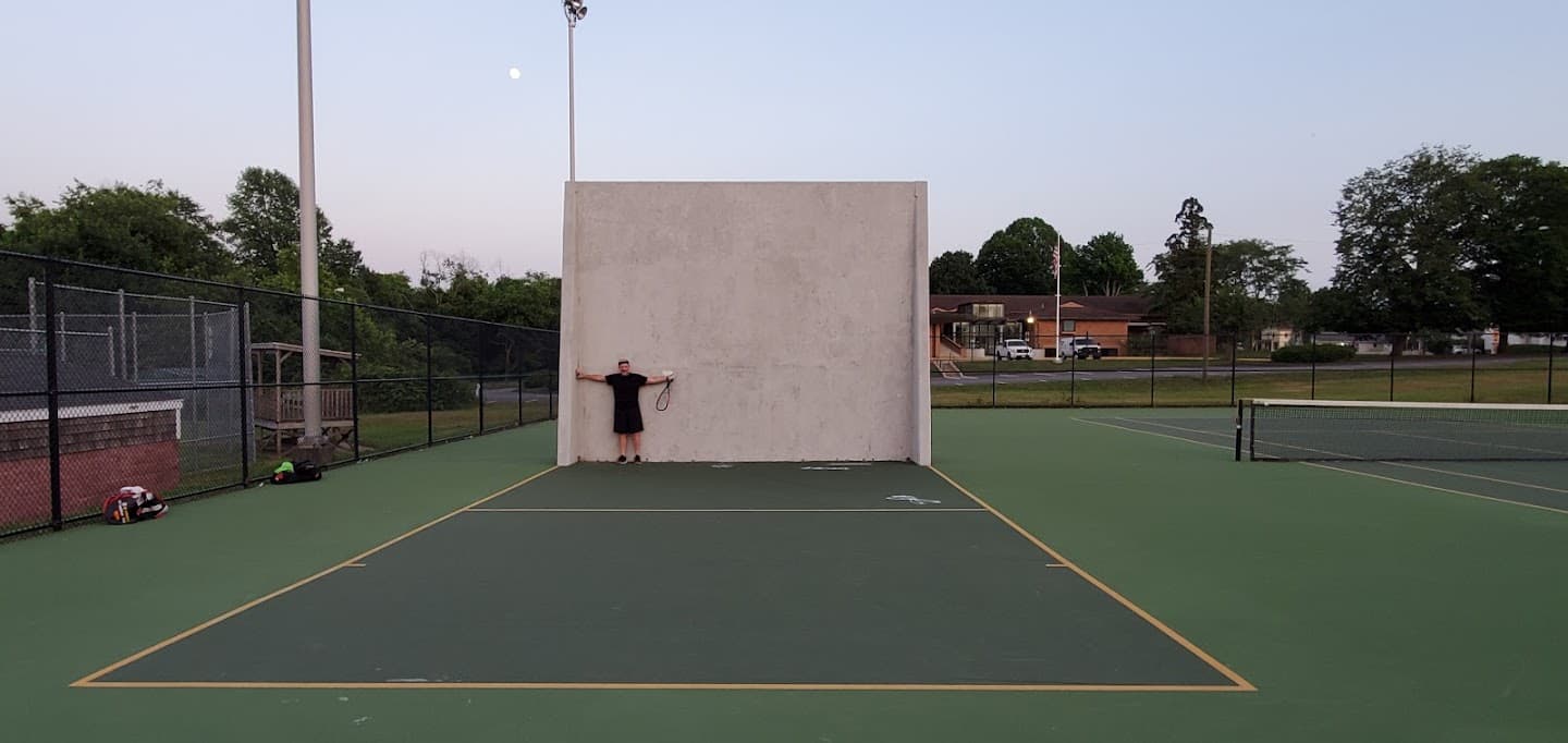 Toby May Park pickleball courts