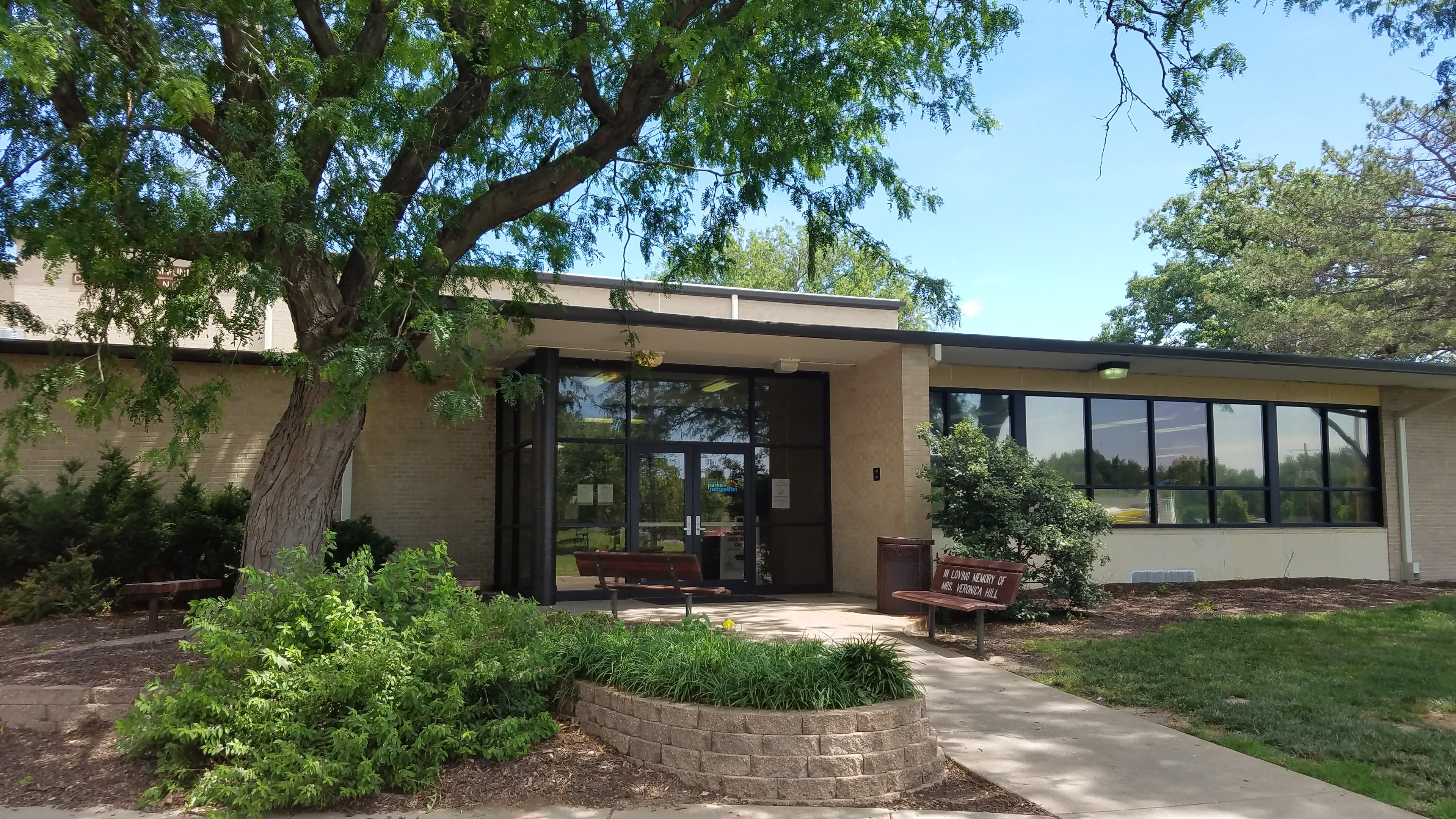 Garfield Commjunity Cwnrwe pickleball courts