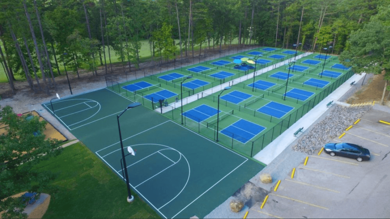 Hot Springs Health and Fitness pickleball courts