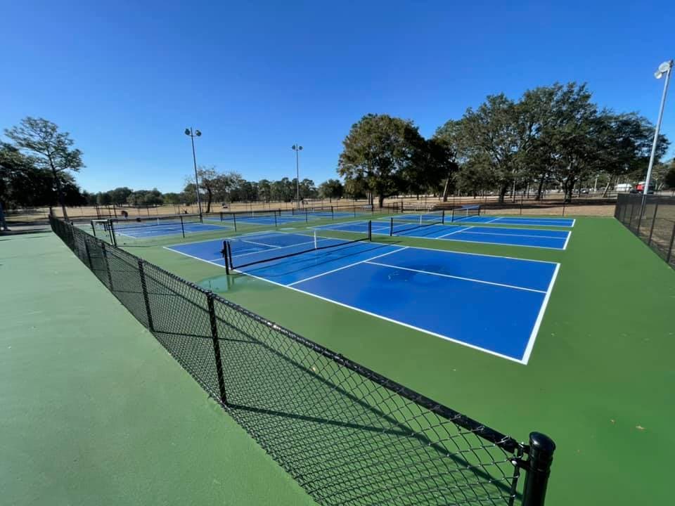 Mooney Park pickleball courts