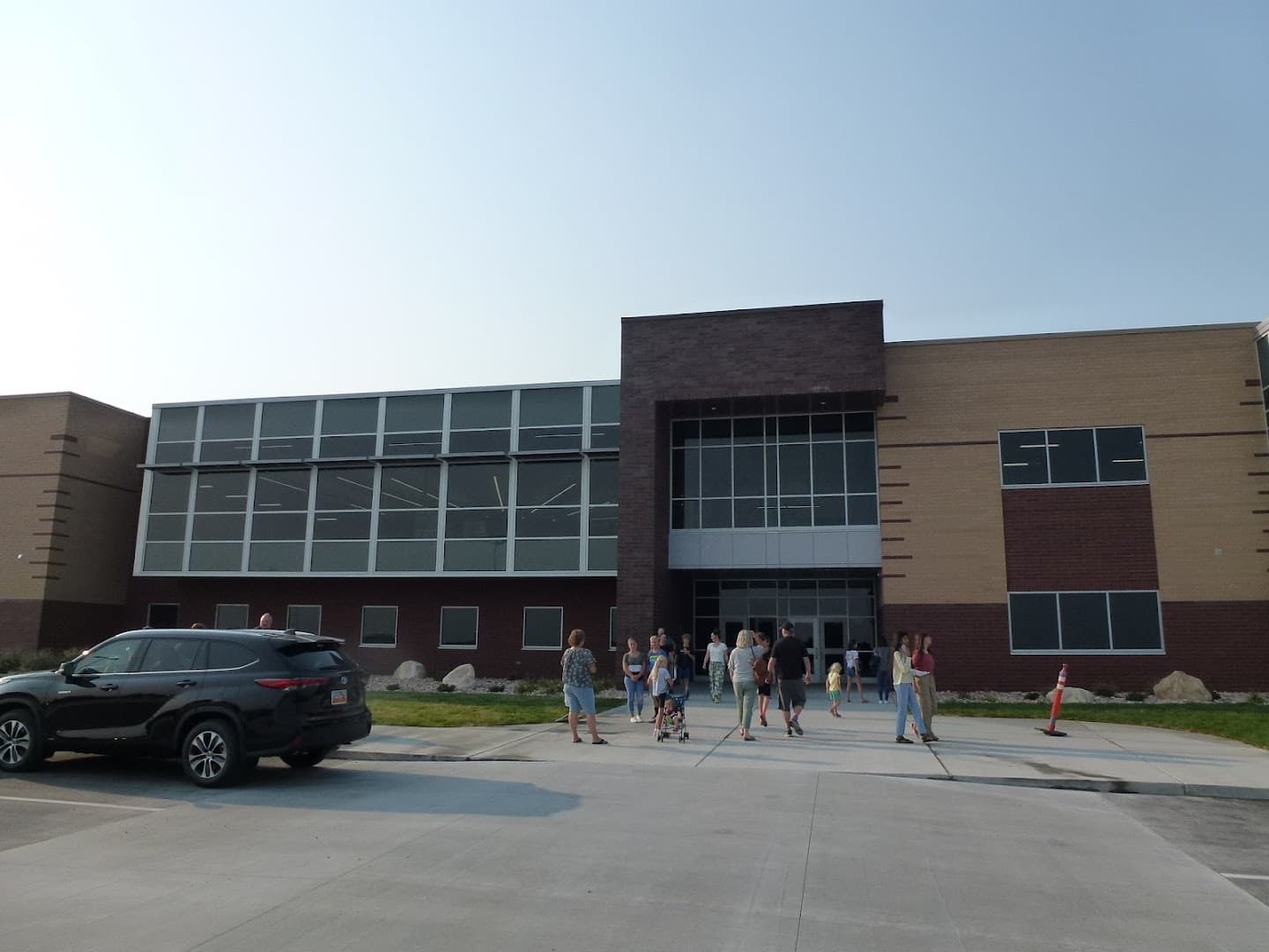 Viewpoint Middle School pickleball courts