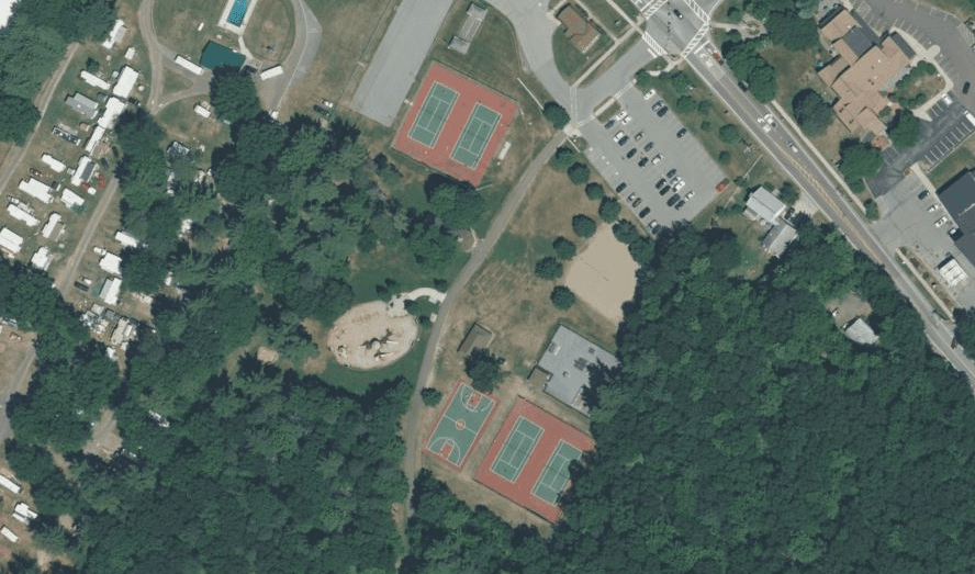 Bayside Park Playground pickleball courts