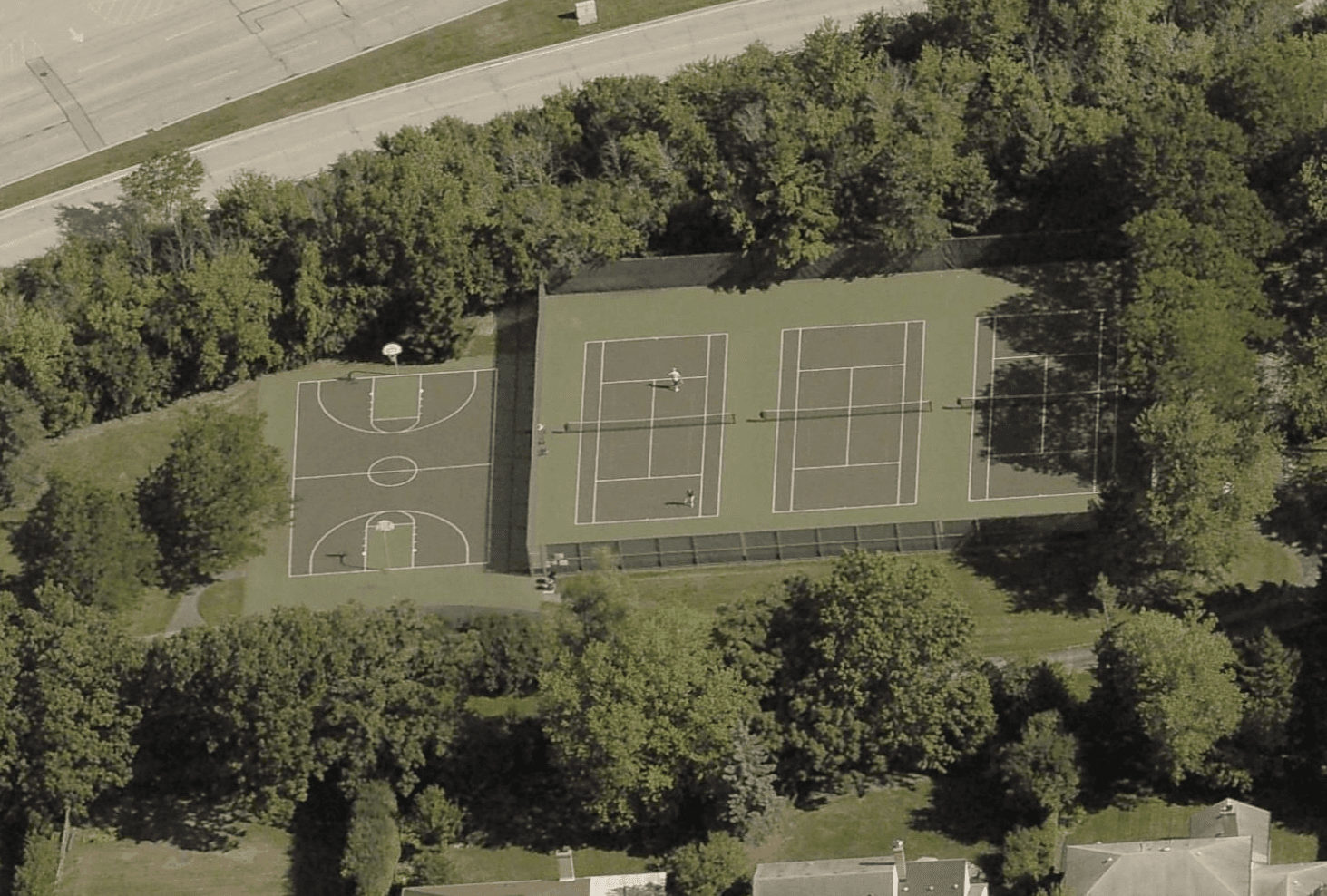 Williamsburg Square Park pickleball courts