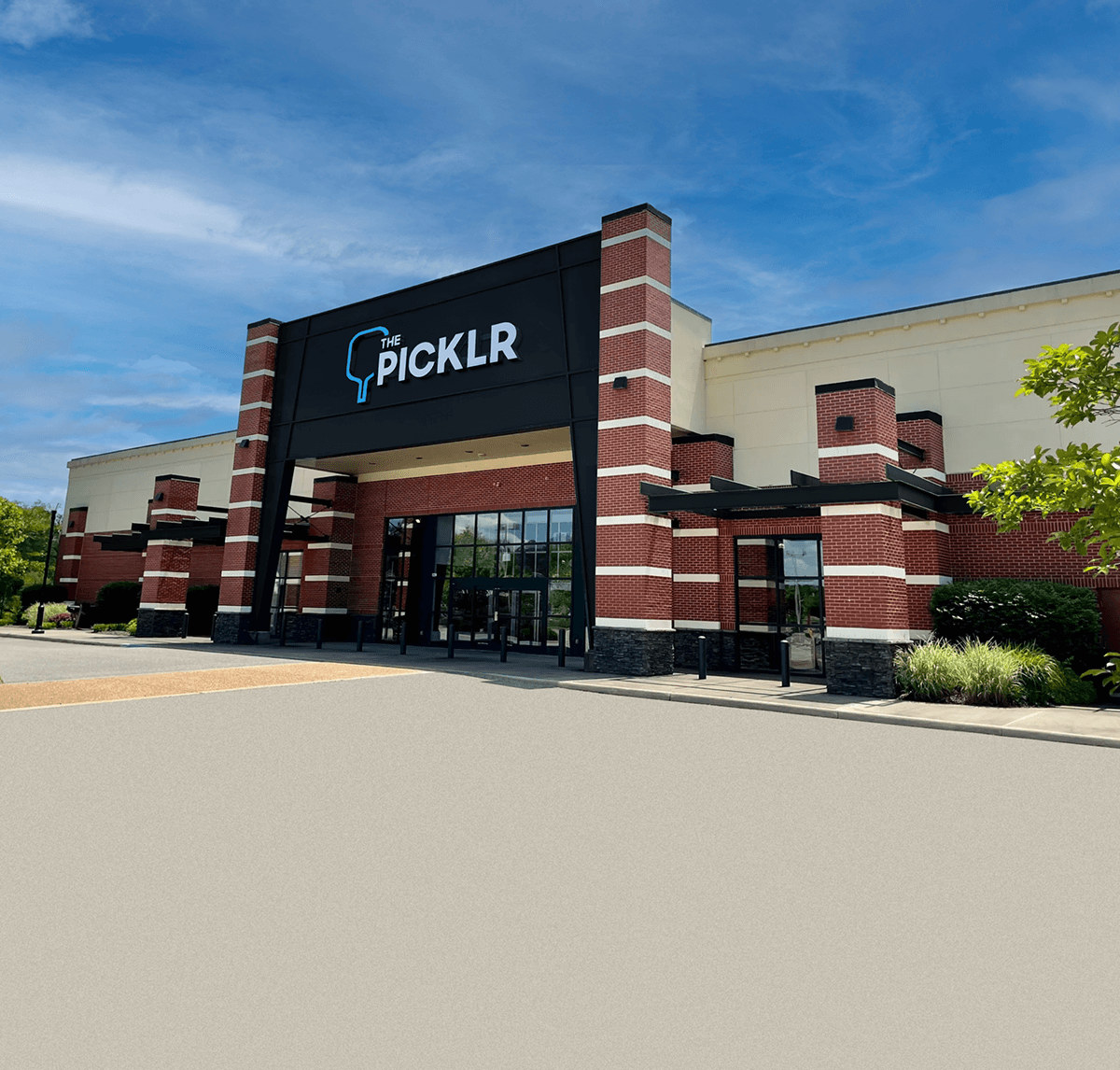 The Picklr Williamsburg pickleball courts