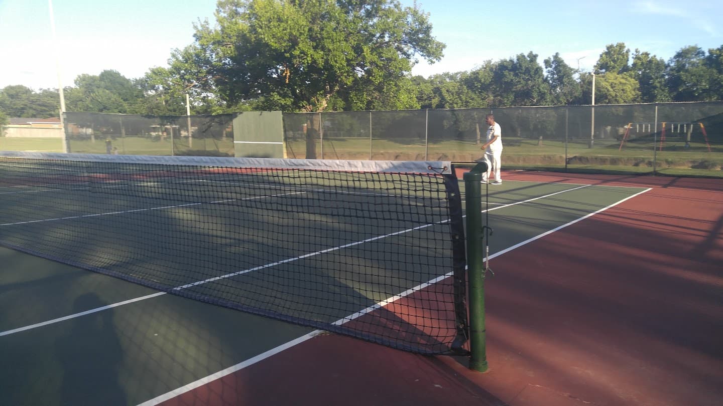 Warren Park pickleball courts