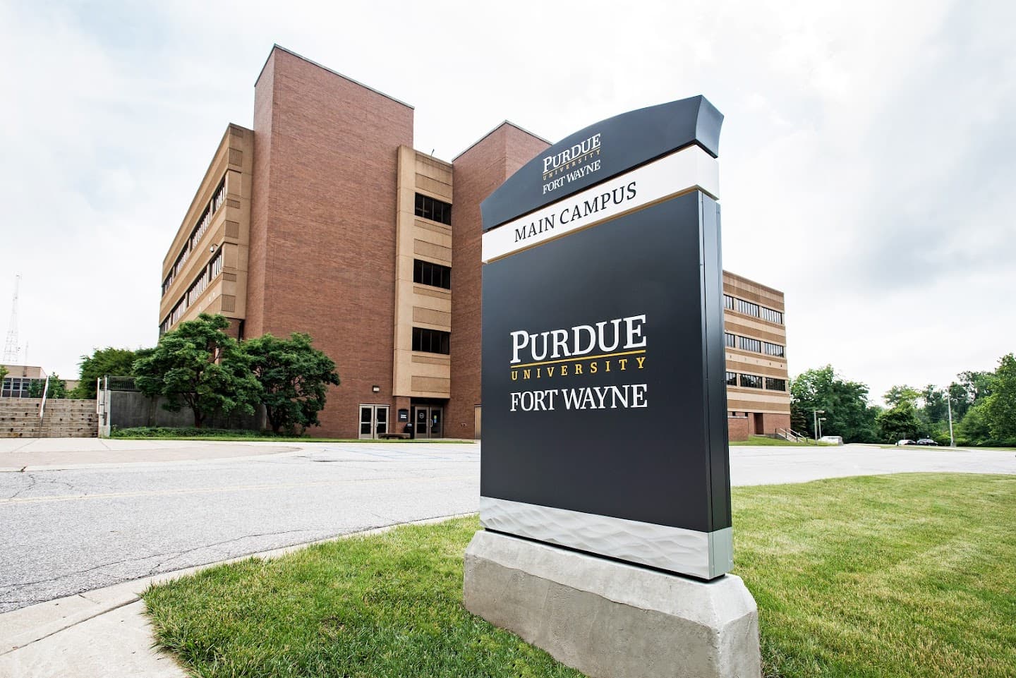 Purdue Fort Wayne Fieldhouse pickleball courts