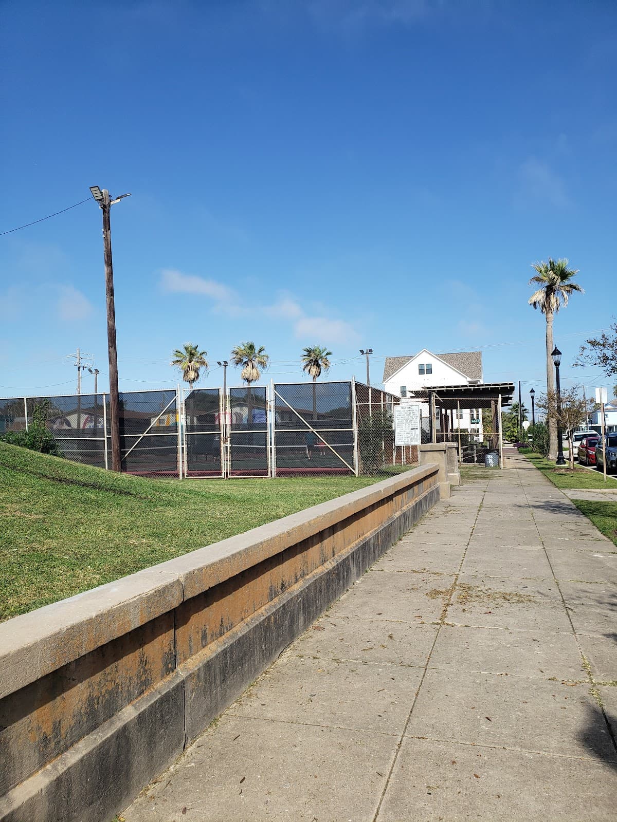 Mcguire-Dent Recreation Center pickleball courts