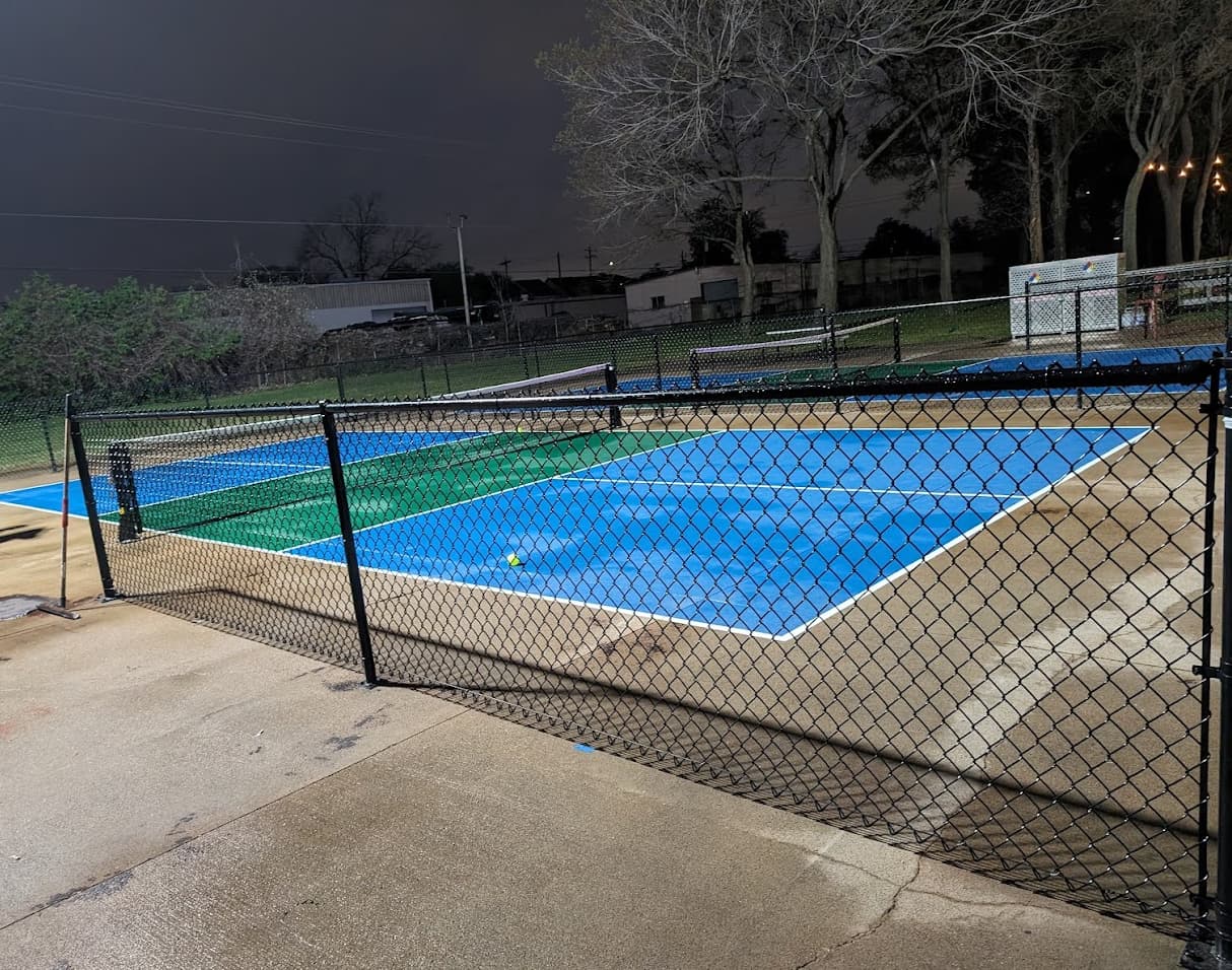 Powder Keg, Houston pickleball courts
