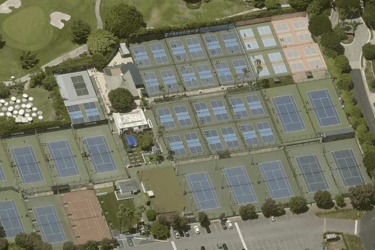 The Newporter Club pickleball courts