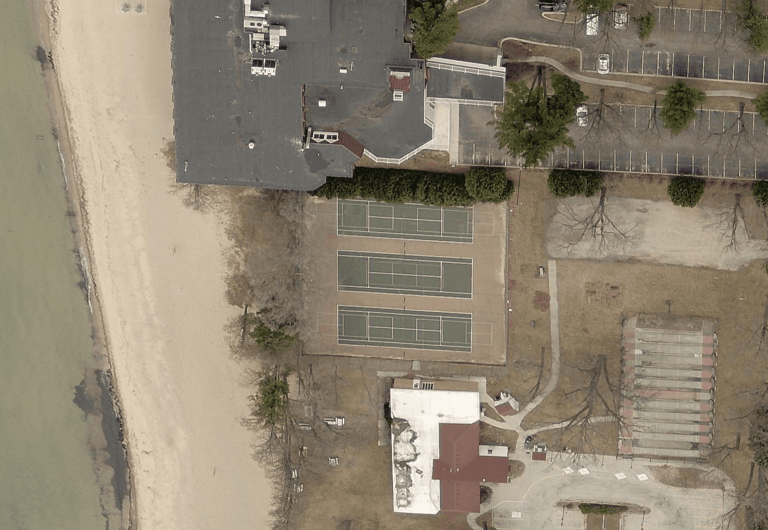 Traverse City Senior Center pickleball courts
