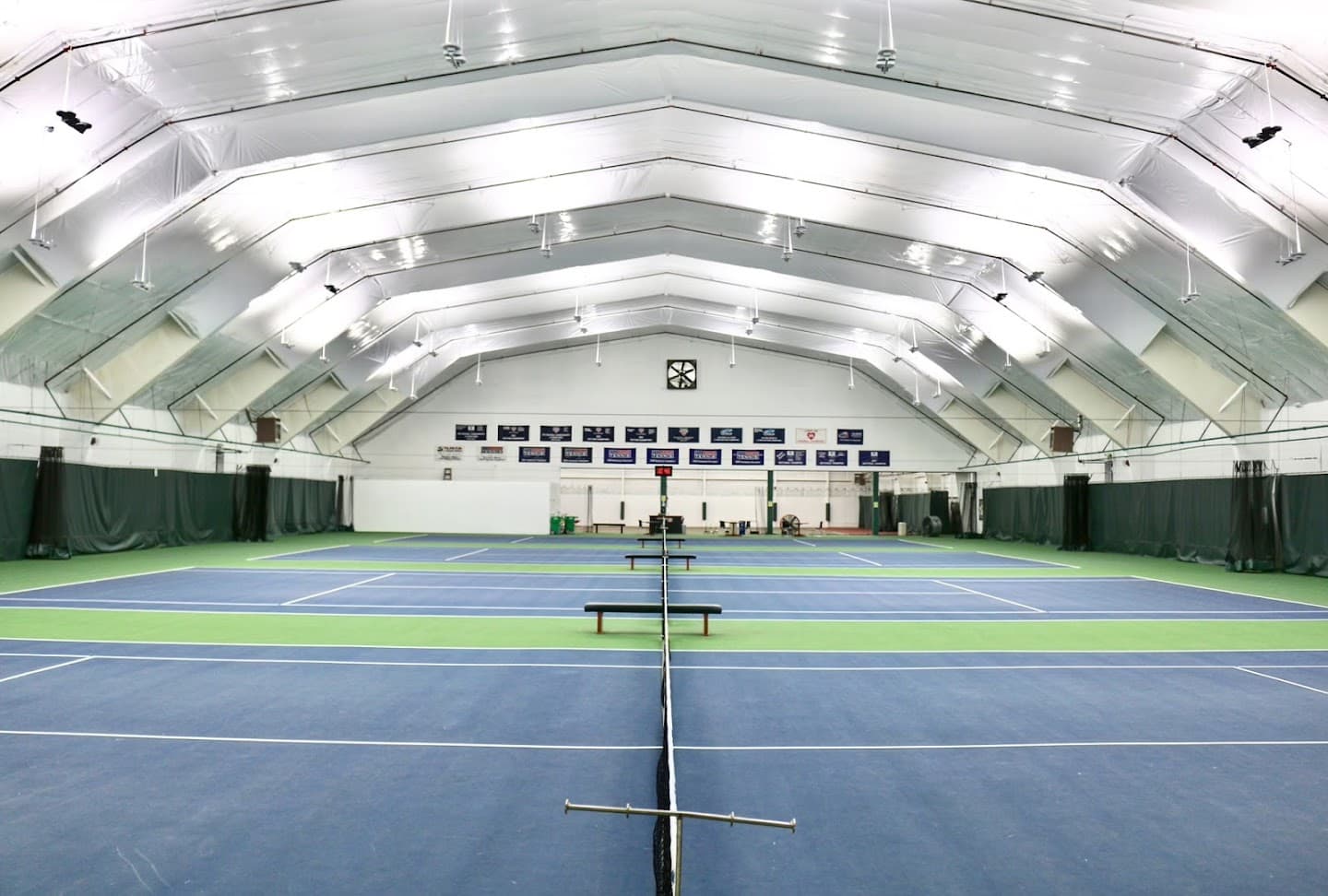The Valley Athletic Club pickleball courts