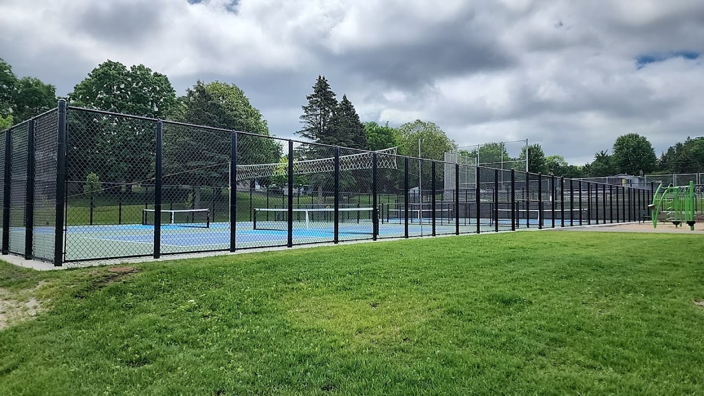 Totem Pole Park pickleball courts