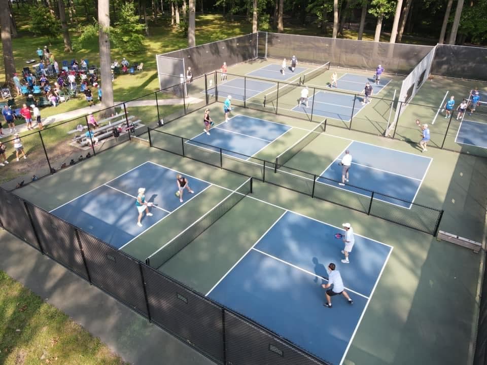 Holland Strawberry Acres Park pickleball courts