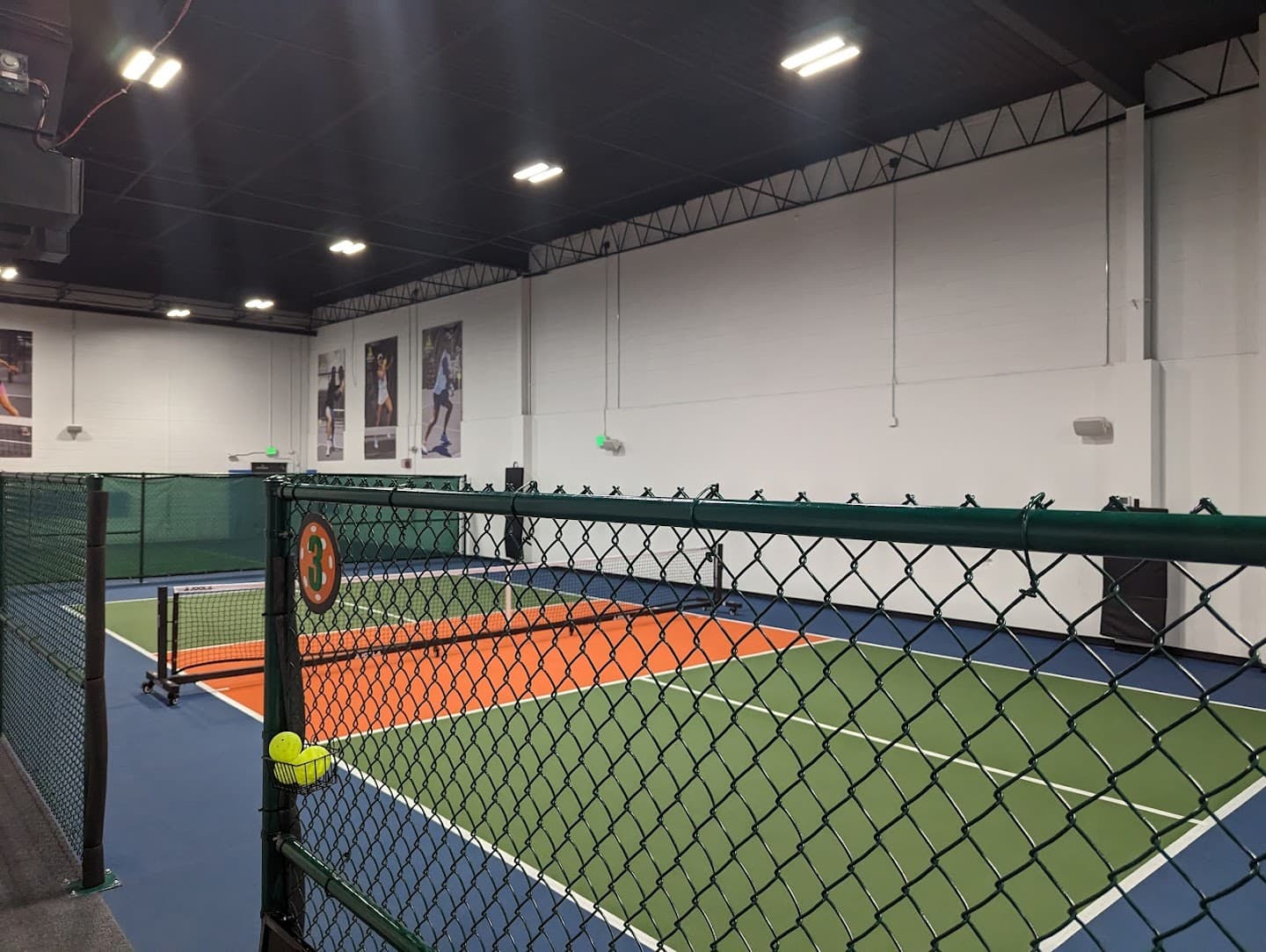Dill Dinkers pickleball courts