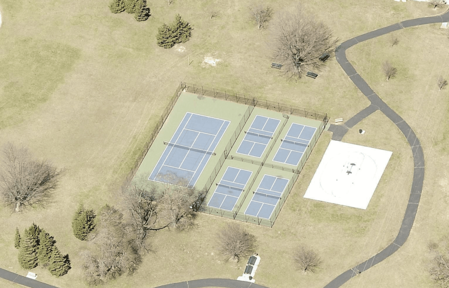 Lakeview Park pickleball courts