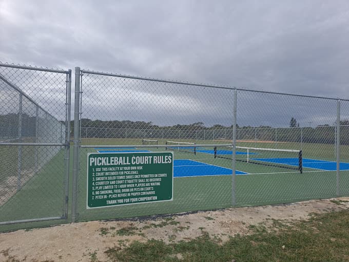 Michael Crotty Bicentennial Park pickleball courts